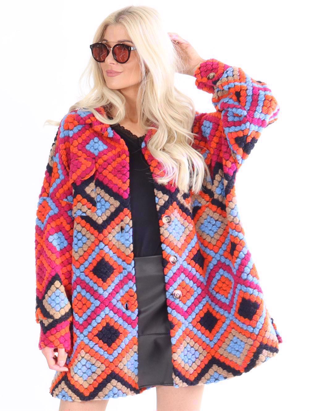 Cecilia - Mönstrad jacka med knappar